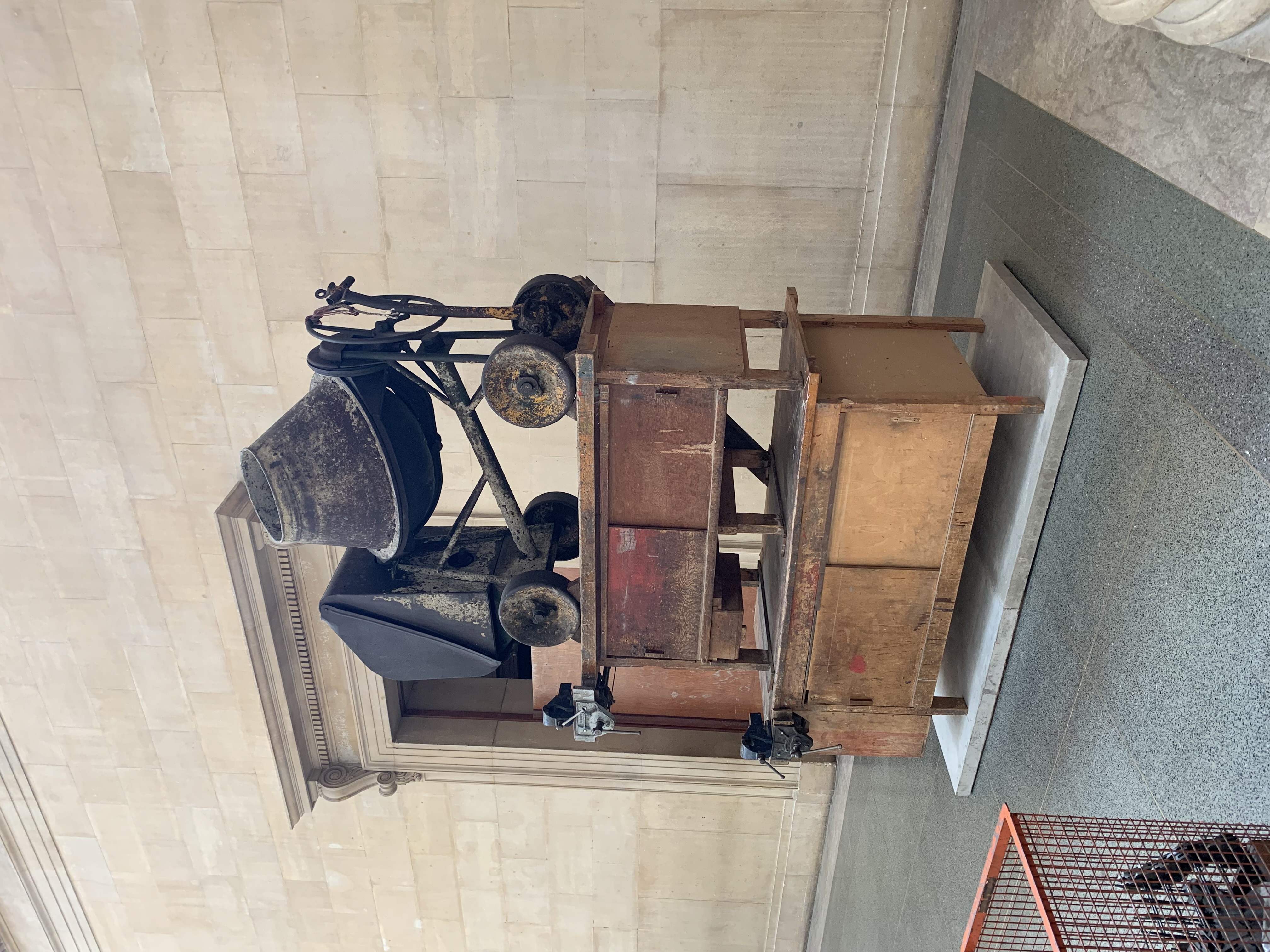 The Schizoid Gallerial Machine